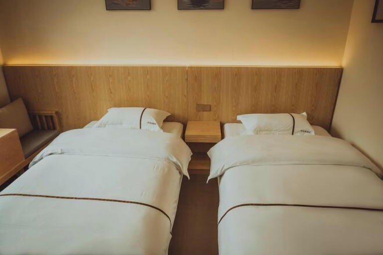 Bedroom 4, Hanguanglou Hotel, Dali Bai