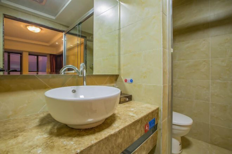 Bathroom 4, Yinwan Hotel, Huanggang
