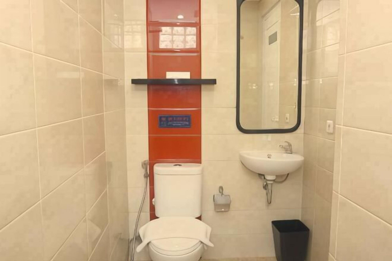 Bathroom 15