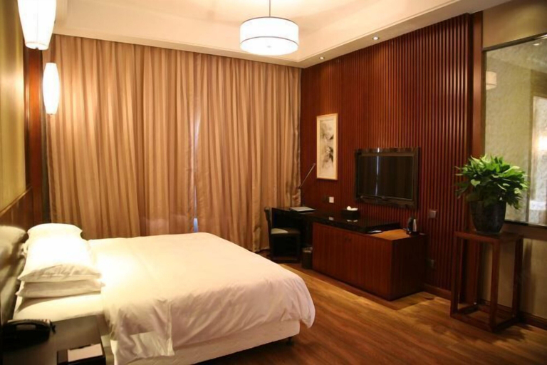 Bedroom 3, Dongquan Hot Spring Holiday Hotel, Dalian