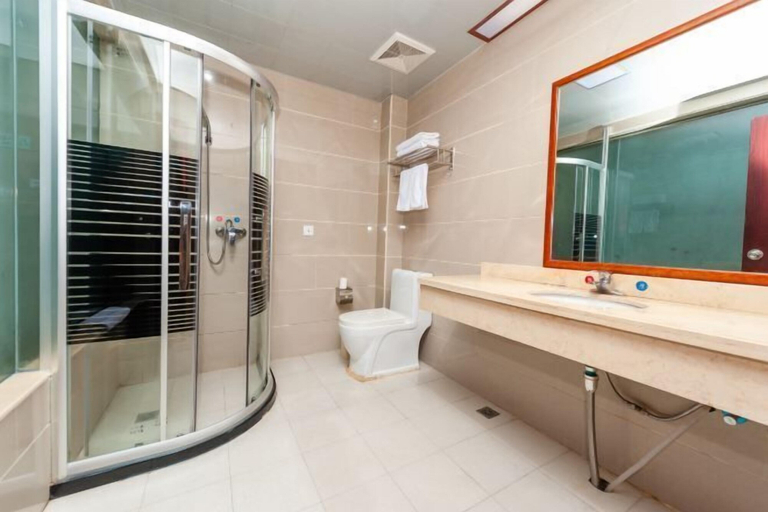 Bathroom 4, Yaoli Holiday Hotel, Jingdezhen
