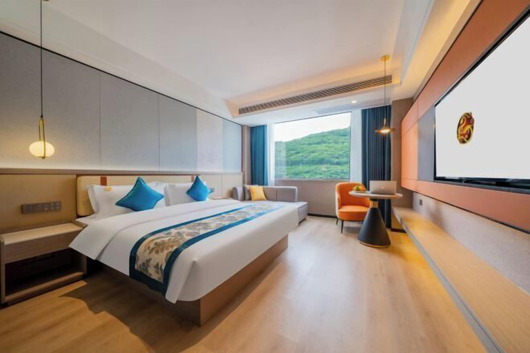 Bedroom 3, Jinlong Hotel, Baise