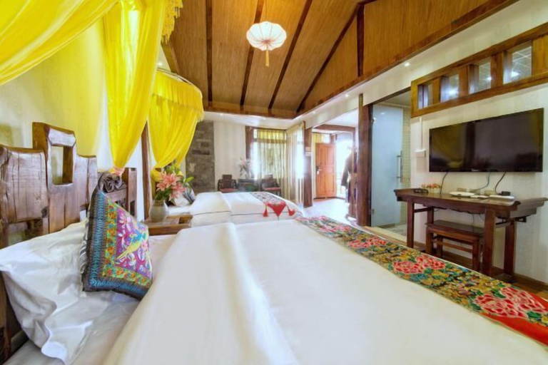 Bedroom 3, Erquan Inn, Lijiang