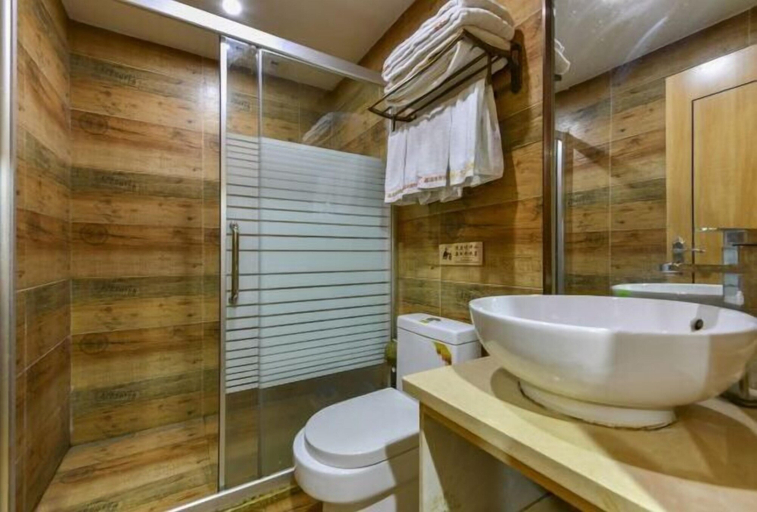 Bathroom 28