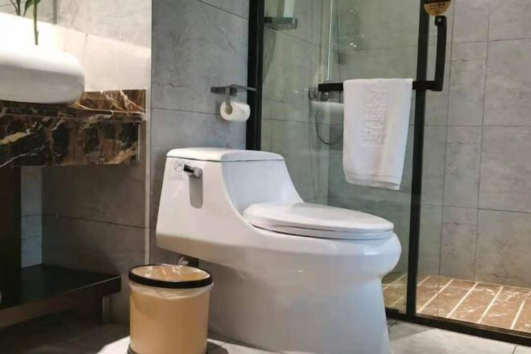 Bathroom 4