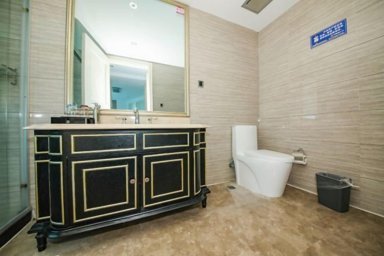 Bathroom 4, Hao Wang Jiao Hotel