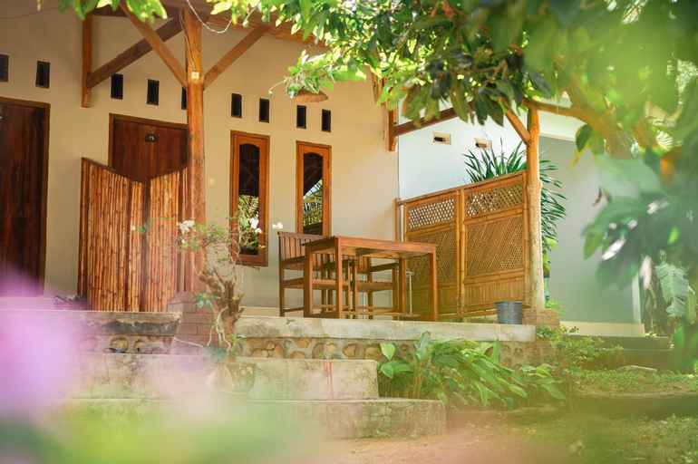 Exterior 5