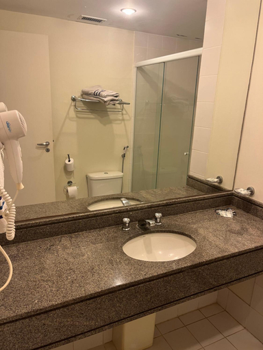 Others 2, Hotel E suites em frente ao Aeroporto com ar e piscina 1703, São Paulo
