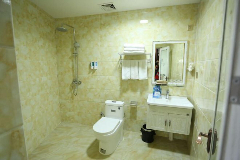 Bathroom, 88 Business Hotel, Zhuhai