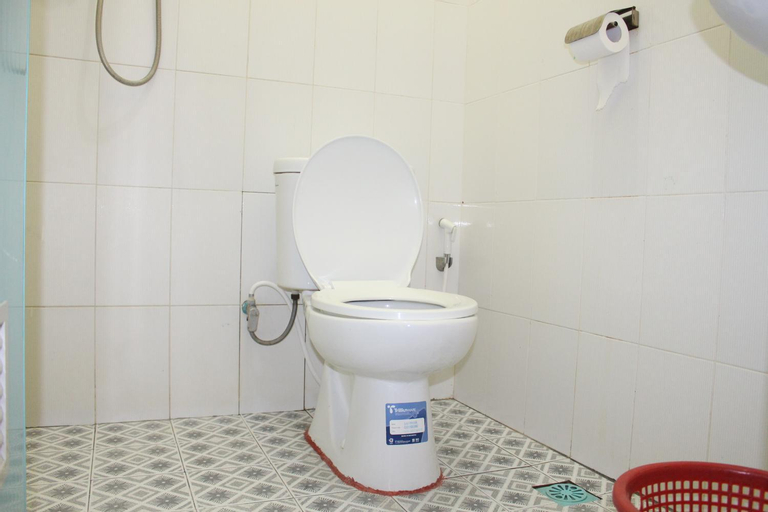 Bathroom 14