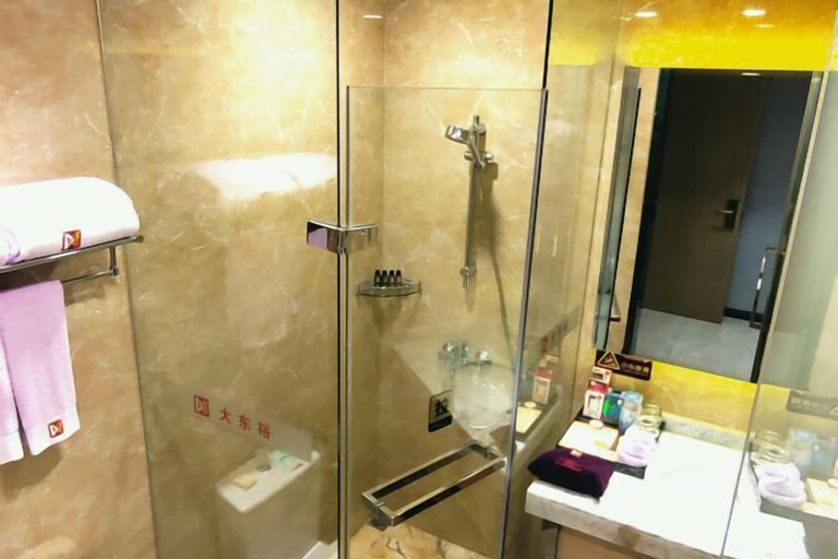 Bathroom 3, Da Dong Yu Hotel, Zhongshan