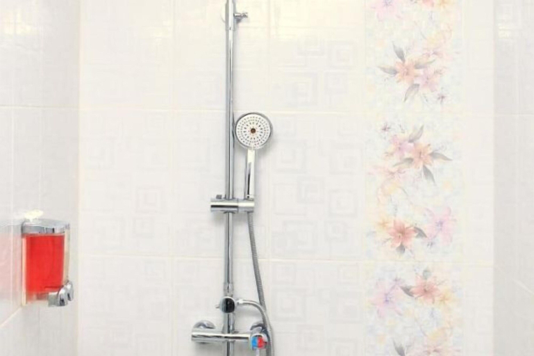 Bathroom 18