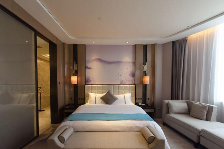 Bedroom 3, Huayi Hotel, Xianning