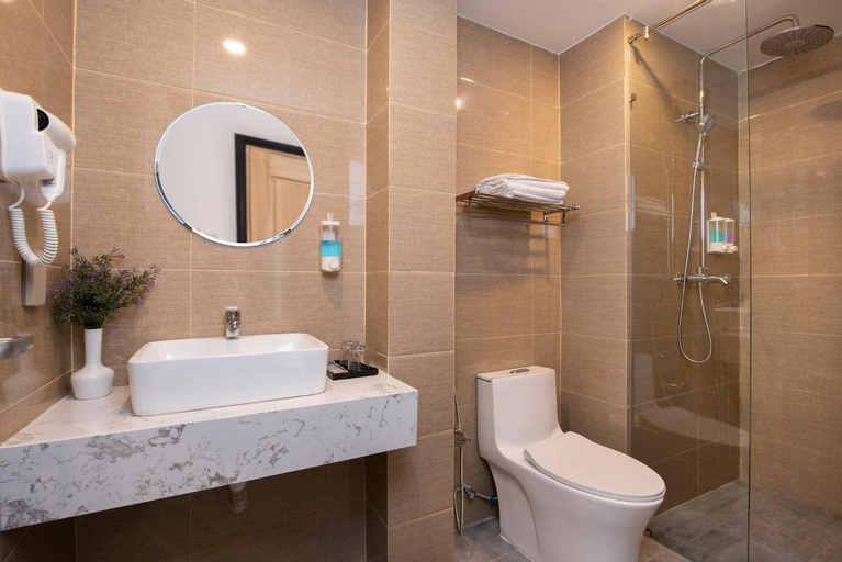 Bathroom 7