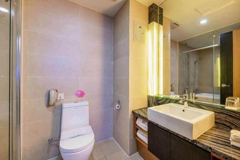 Bathroom 4, Wuzhou International Hotel, Yulin
