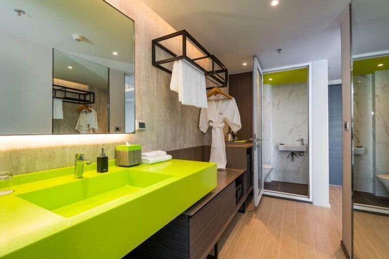 Bathroom 8