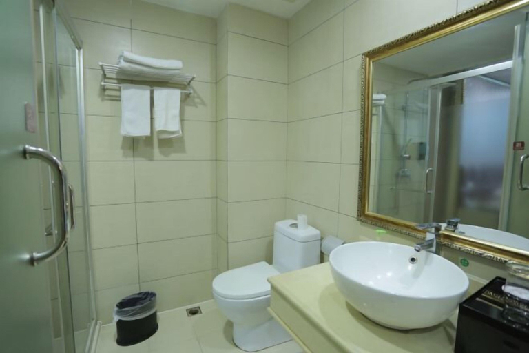Bathroom 4, Quan Shan Hotel, Quanzhou