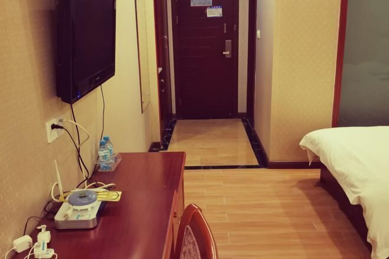 Bedroom 3, Yongheng Business Hotel, Baise