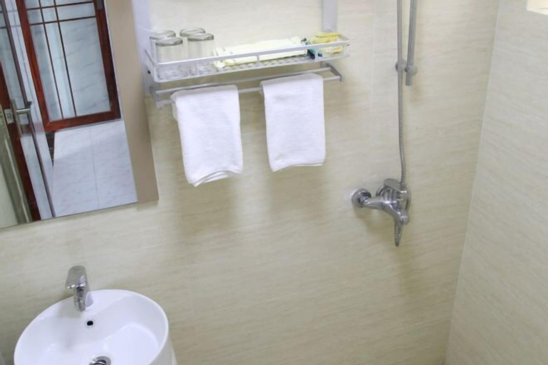 Bathroom 15