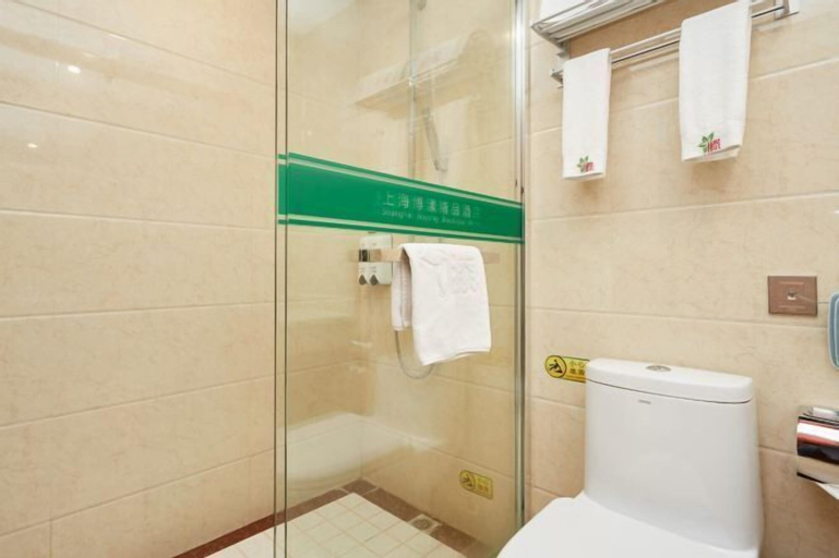 Bathroom 15