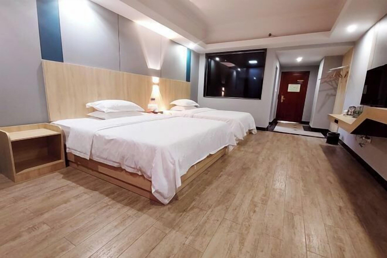 Bedroom 3, Maple Leaf Hotel (Lipu), Guilin