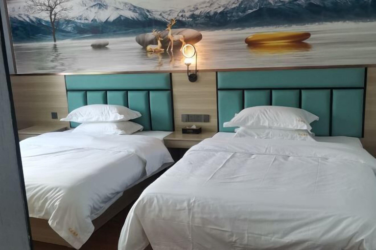 Bedroom 3, Huilong Hotel, Zhaoqing