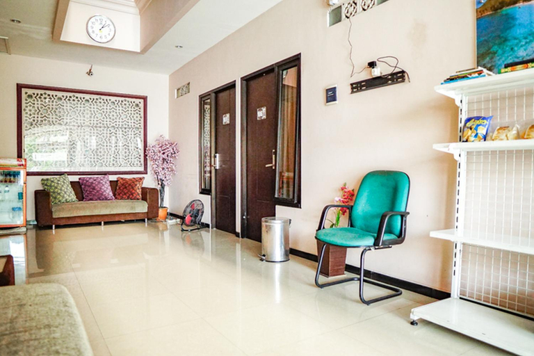 Public Area 3, Audah Syariah Residence Mitra RedDoorz, Surabaya
