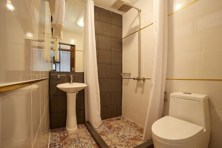 Bathroom 23