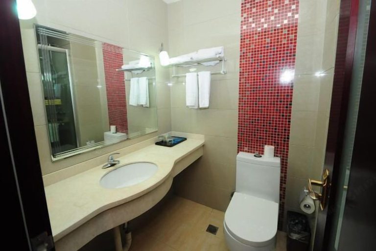 Bathroom 3, Yong Xing Holiday Hotel, Zhoushan