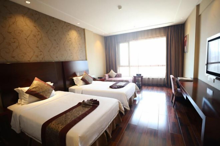 Bedroom 2, Howard Johnson Park Plaza Hotel (Jingshan Railway Station Inn), Jingmen