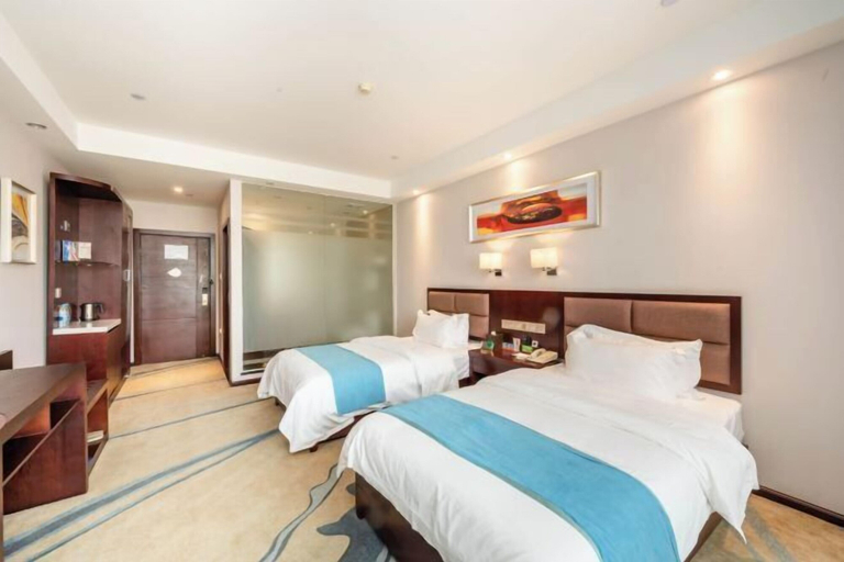 Bedroom 3, Antai Hotel, Kunming