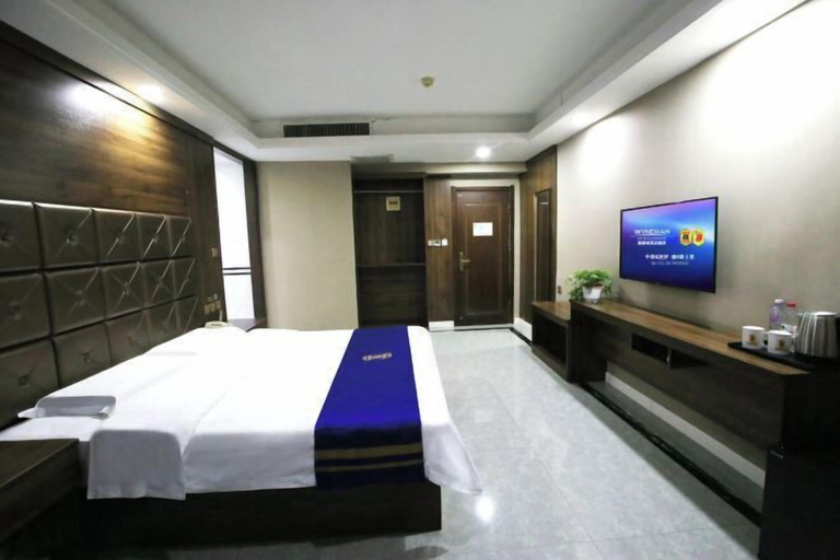 Bedroom 3, Super 8 Hotel (Xingtai Railway Station Tianyi Square Kaixuan Branch), Xingtai