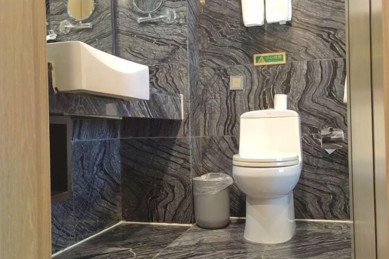 Bathroom 4, Vienna International Hotel (Shantou Chenghai Waisha Bridge), Shantou