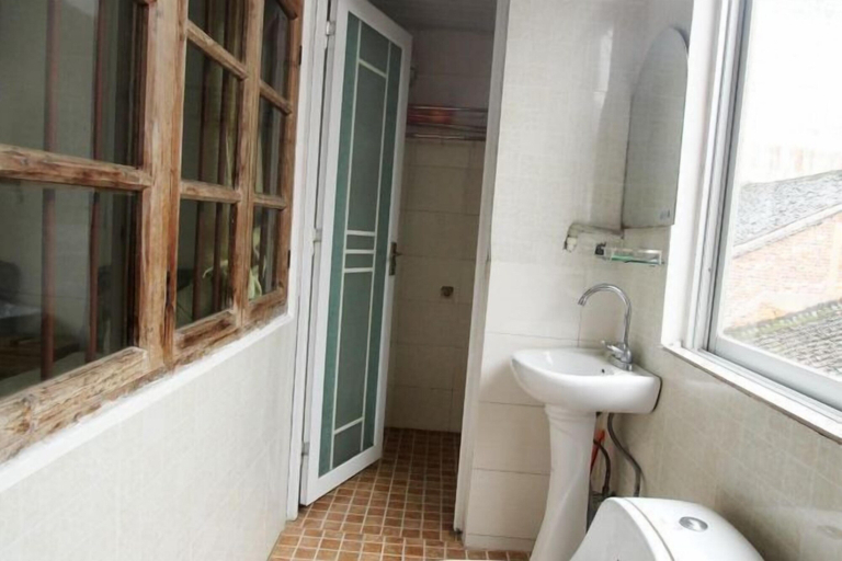 Bathroom 3, Yangshuo Culture House, Guilin