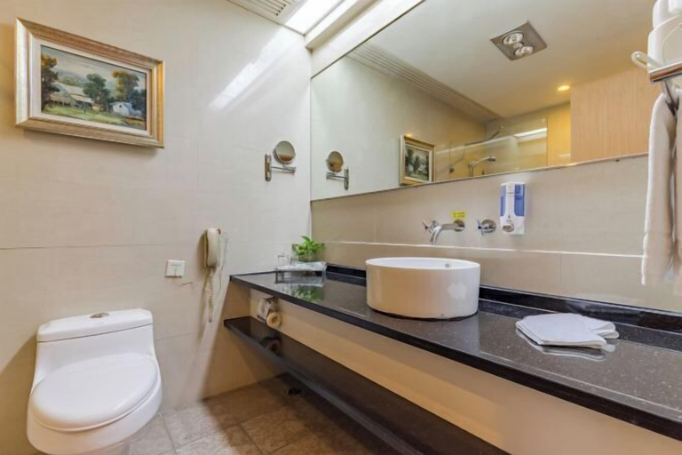 Bathroom 3, Huangshan Scholars Conference Hotel, Huangshan