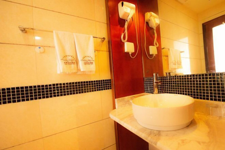 Bathroom 4, Weilai Holiday Inn, Jiaozuo
