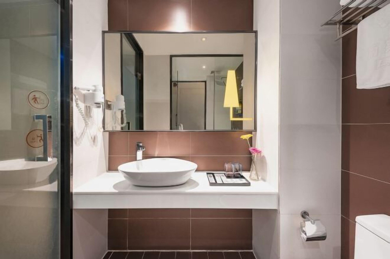 Bedroom 3, Life Hotel (Guangzhou Exhibition Center Chigang Metro Station Canton Tower), Guangzhou