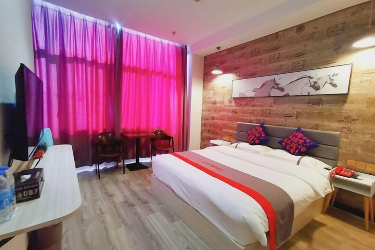 Bedroom 3, Roman Hotel, Nanping