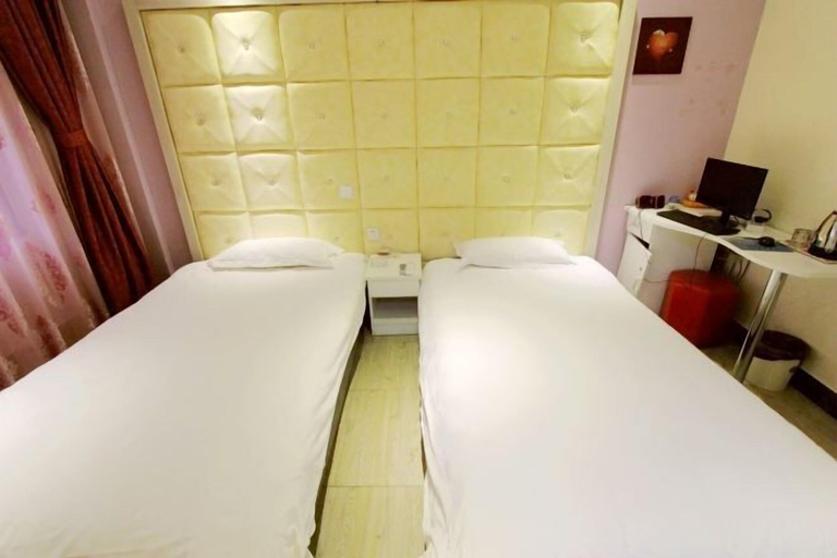 Bedroom 3, Aike 100 Theme Hotel (Qingdao Chongqing North Road Liuting Subway Station), Qingdao