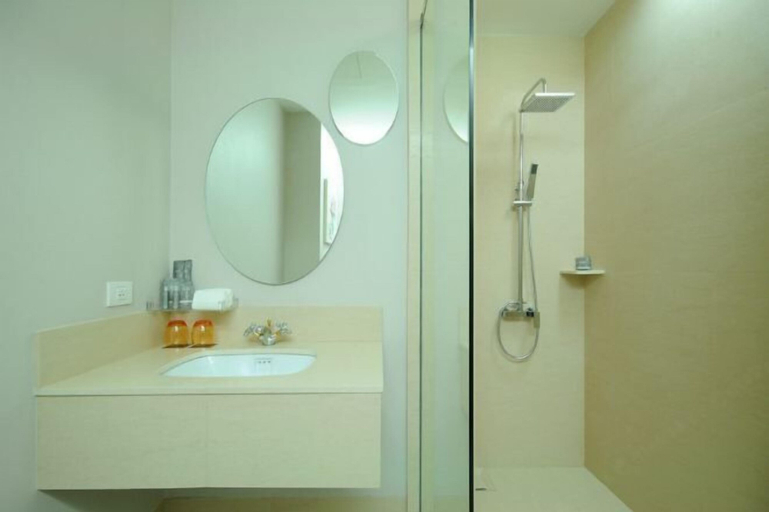 Bathroom 17