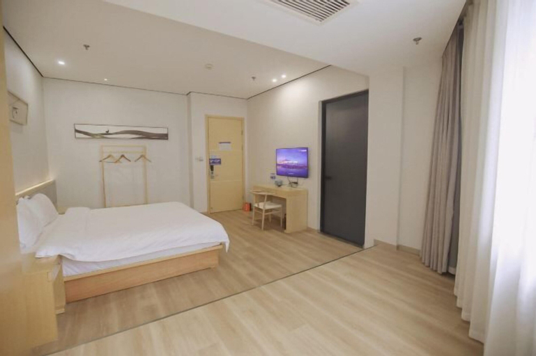 Bedroom 12