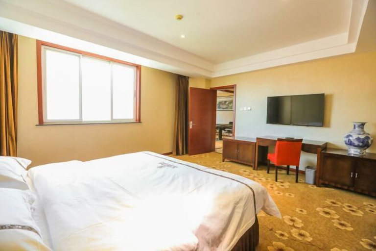 Bedroom 3, Haotian Holiday Hotel Beijing, Beijing