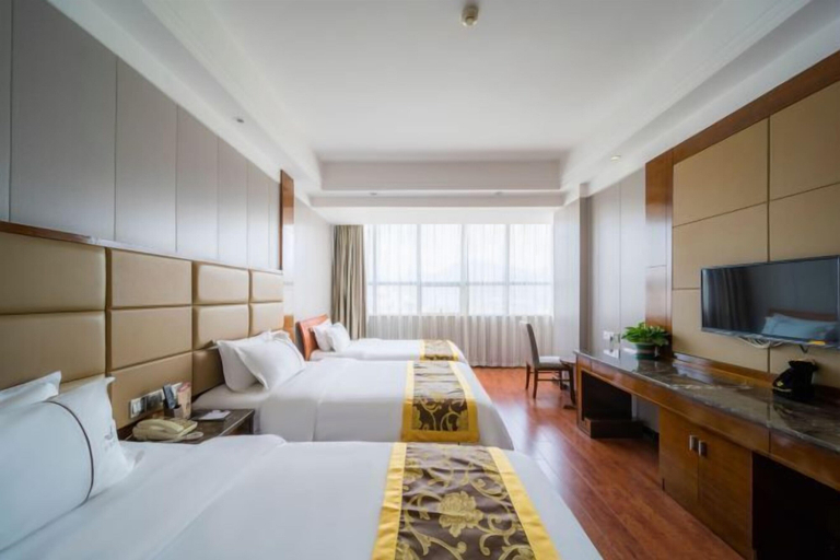 Bedroom 3, Four Points by Sheraton Zhangjiajie Tianmen Mountain, Zhangjiajie