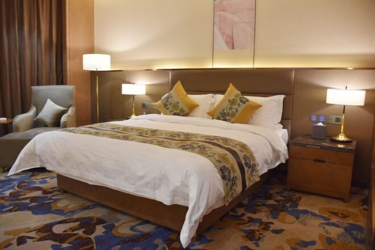 Bedroom 3, Luxinan Hot Spring Hotel, Heze