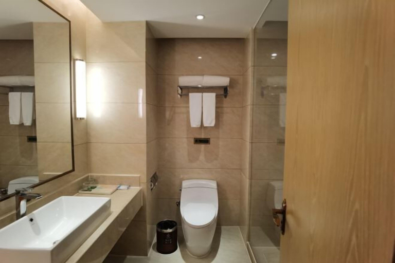 Bathroom 3, Vienna International Hotel (Dongguan Hongmei Town), Dongguan