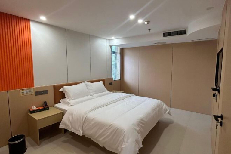 Bedroom 2, Ganzhou Yuekelong Holiday Hotel, Ganzhou