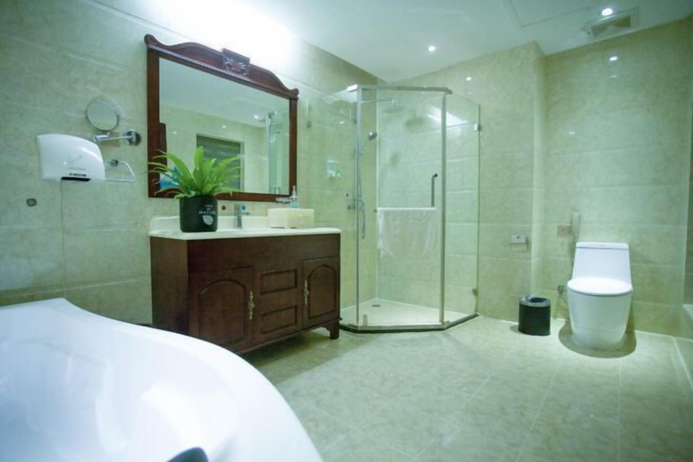 Bathroom 4, Sheng Shi Jin Hai Grand Hotel, Bijie