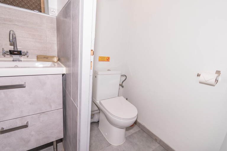 Bathroom 17