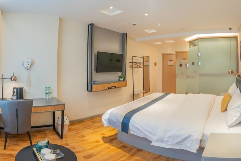 Bedroom 3, Jiatai Chain Hotel Dandonghuanghai Market Store, Dandong