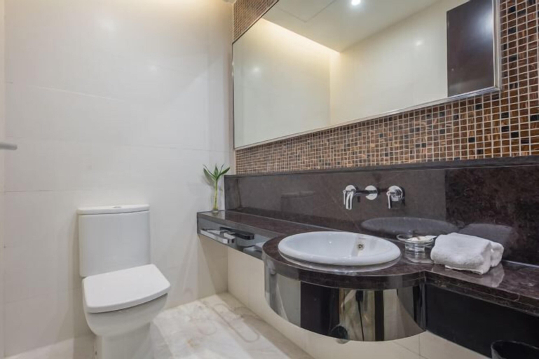 Bathroom 7